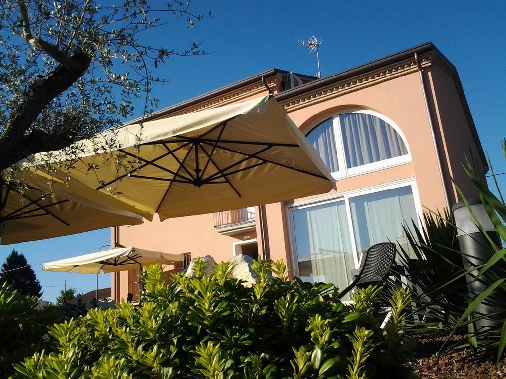 Agrialloggi La Palazzina クルタローロ エクステリア 写真