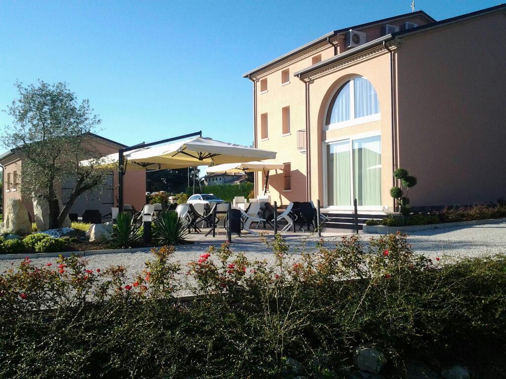 Agrialloggi La Palazzina クルタローロ エクステリア 写真